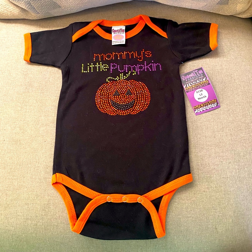 Baby bodysuit Mommy's little pumpkin embellished 100% cotton Halloween 12M NWT